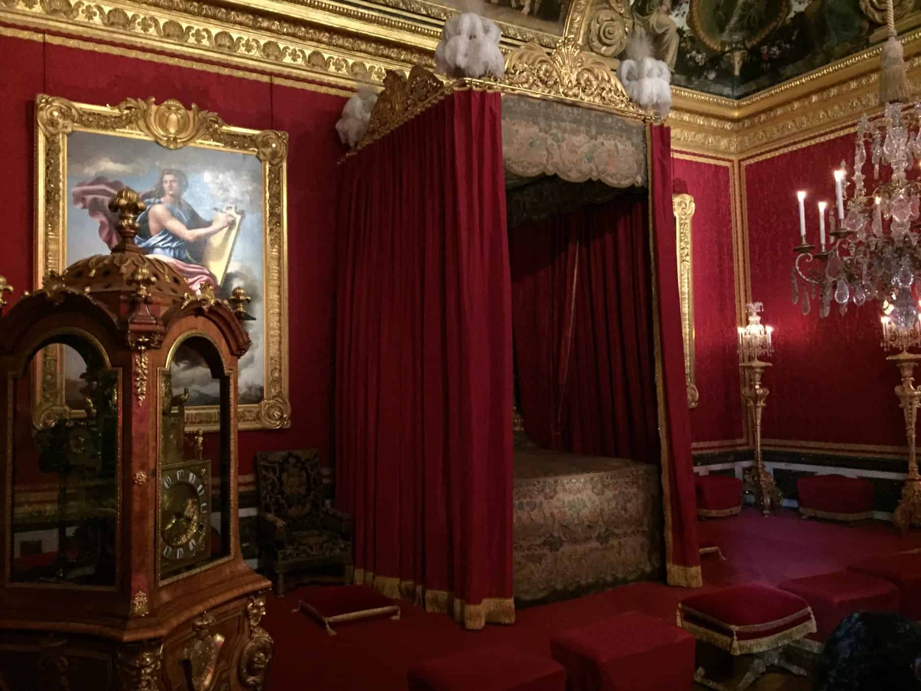 Versailles Palace crimson room luxurious be